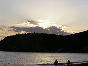 romantic_seaside_sunset_by_symphonyxrm